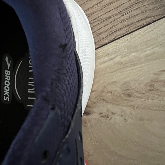 Women’s Brooks Athletic Shoes Sneakers Size 7.5 - Picture 8 of 9